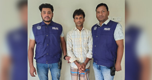 দৈনিক পূর্বকোণ - চট্টগ্রামের দৈনিক আনোয়ারায় প্রকাশ্যে ছুরিকাঘাতের ঘটনায় অভিযুক্ত গ্রেপ্তার