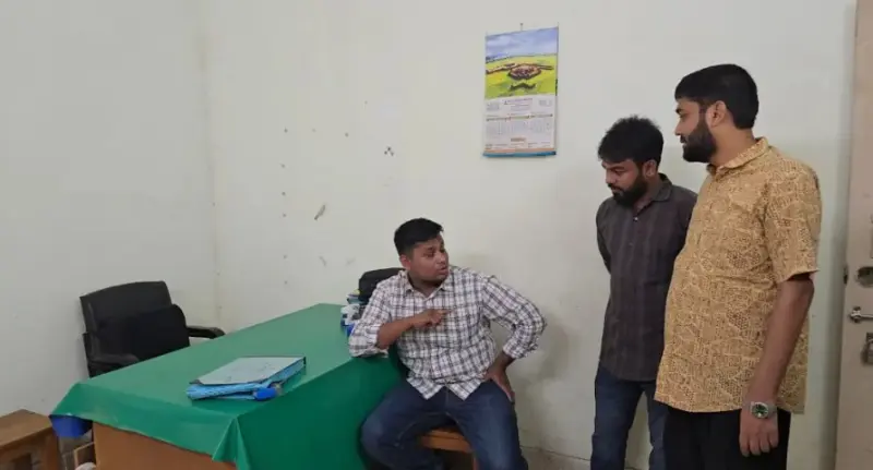 দৈনিক পূর্বকোণ - চট্টগ্রামের দৈনিক লন্ডনে হাসনাত আবদুল্লাহর অনুষ্ঠানে ডিম নিক্ষেপ, আটক ৩