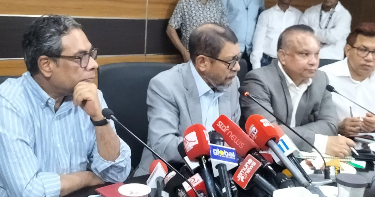 দেশব্যাপী ডেঙ্গু মোকাবিলায় প্রশিক্ষণ, ফ্রি বেড ও কঠোর অভিযানের ঘোষণা