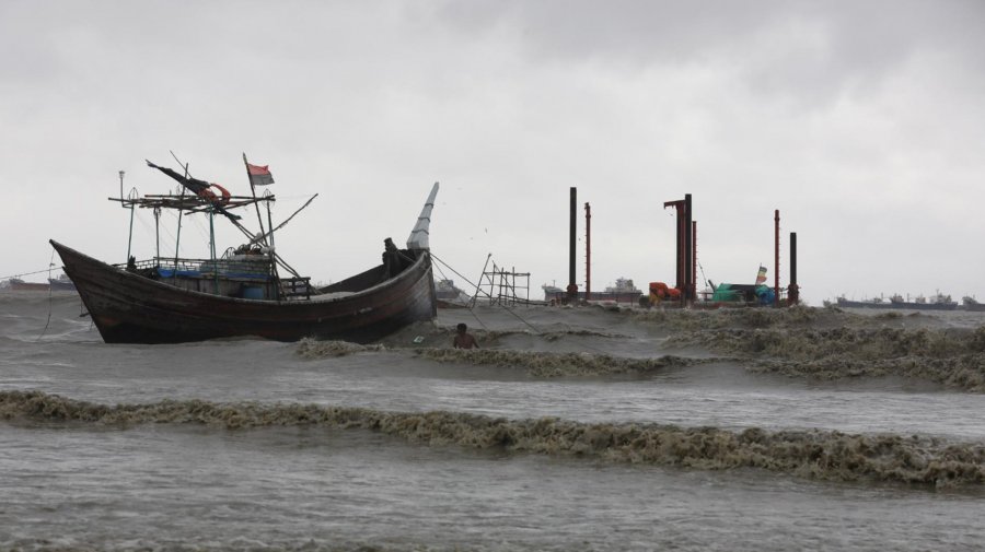 দৈনিক পূর্বকোণ - চট্টগ্রামের দৈনিক সাগরে লঘুচাপ, চট্টগ্রামসহ ৪ সমুদ্র বন্দরে ৩ নম্বর সতর্ক সংকেত