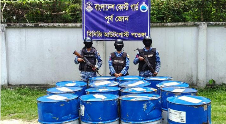 দৈনিক পূর্বকোণ - চট্টগ্রামের দৈনিক শুল্ক ফাঁকির ৩,১০০ লিটার ভোজ্যতেলসহ লাইফবোট জব্দ