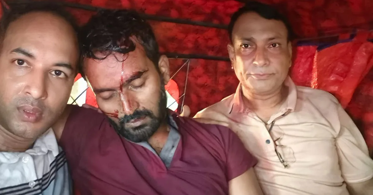 দৈনিক পূর্বকোণ - চট্টগ্রামের দৈনিক চট্টগ্রামে কিশোর গ্যাংয়ের হামলায় ২ এসআইসহ ৭ পুলিশ সদস্য আহত