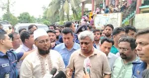 বন্যার্তদের খাদ্য সহায়তা ও মৃত শিশুদের পরিবারকে আর্থিক অনুদান