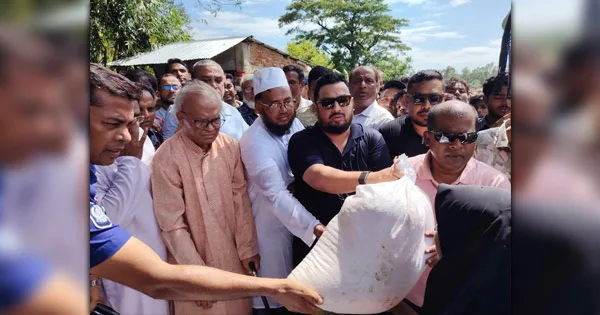 দৈনিক পূর্বকোণ - চট্টগ্রামের দৈনিক সরকার বন্যায় ক্ষতিগ্রস্তদের পাশে রয়েছে: বাঁশখালীতে রিজভী