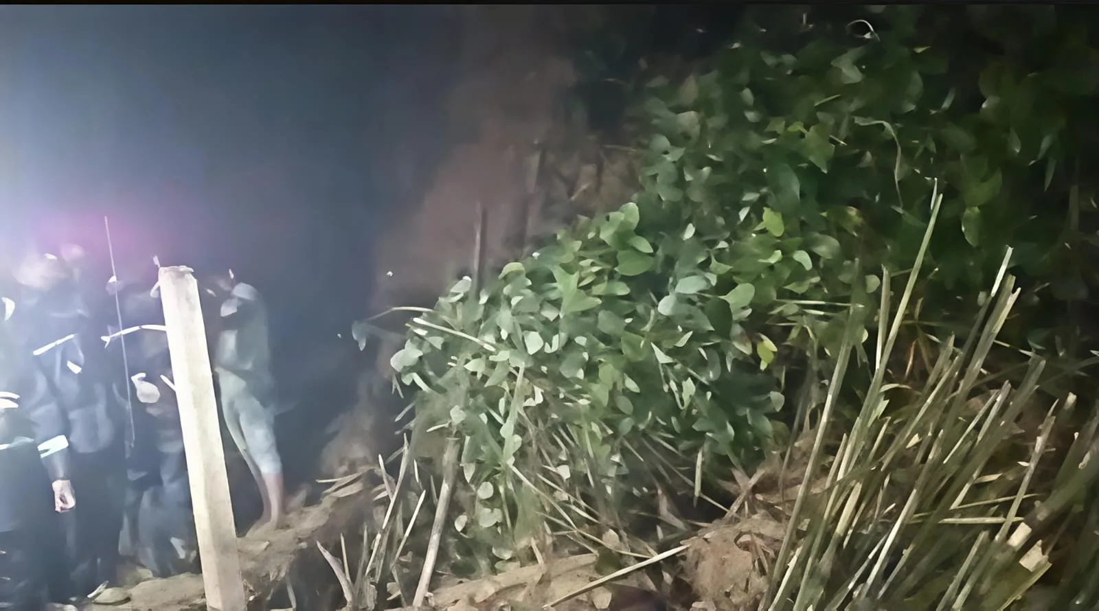 দৈনিক পূর্বকোণ - চট্টগ্রামের দৈনিক কক্সবাজারের কলাতলীতে পাহাড়ধসে নারীর মৃত্যু