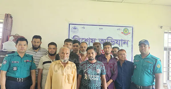 দৈনিক পূর্বকোণ - চট্টগ্রামের দৈনিক ইপিজেড থানা পুলিশের অভিযানে ১১ জুয়াড়ি গ্রেপ্তার
