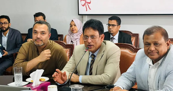 দৈনিক পূর্বকোণ - চট্টগ্রামের দৈনিক ‘এইচএসসির পর বিশ্ববিদ্যালয়ে একক ভর্তি পরীক্ষা নিয়ে কাজ করবে সরকার’