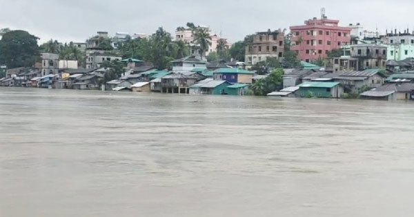 দৈনিক পূর্বকোণ - চট্টগ্রামের দৈনিক বিপৎসীমার ওপরে সাঙ্গু-মাতামুহুরী নদীর পানি, বন্যার শঙ্কা