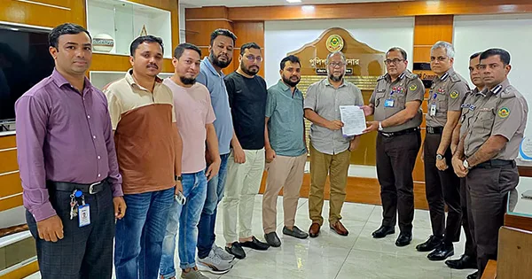 দৈনিক পূর্বকোণ - চট্টগ্রামের দৈনিক নিরাপত্তা ও আইনি ব্যবস্থার আশ্বাসে আইএসপিএবি’র কর্মসূচি স্থগিত