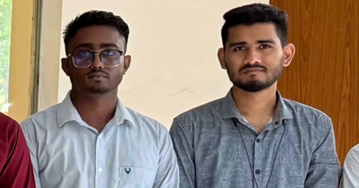 দৈনিক পূর্বকোণ - চট্টগ্রামের দৈনিক বিকাশের ২ কোটি ৩৫ লাখ টাকা নিয়ে ভারতে পালাতে গিয়ে ধরা দুই কর্মকর্তা