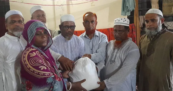 দৈনিক পূর্বকোণ - চট্টগ্রামের দৈনিক পাহাড় ধসে ক্ষতিগ্রস্তদের মাঝে কাপ্তাই জামায়াতে ইসলামীর ত্রাণ বিতরণ