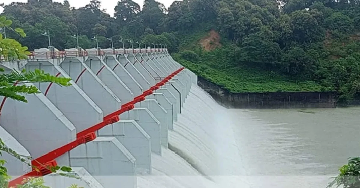 দৈনিক পূর্বকোণ - চট্টগ্রামের দৈনিক কাপ্তাই হ্রদে পানির তীব্র চাপ, খুলে দেওয়া হবে ১৬ কপাট