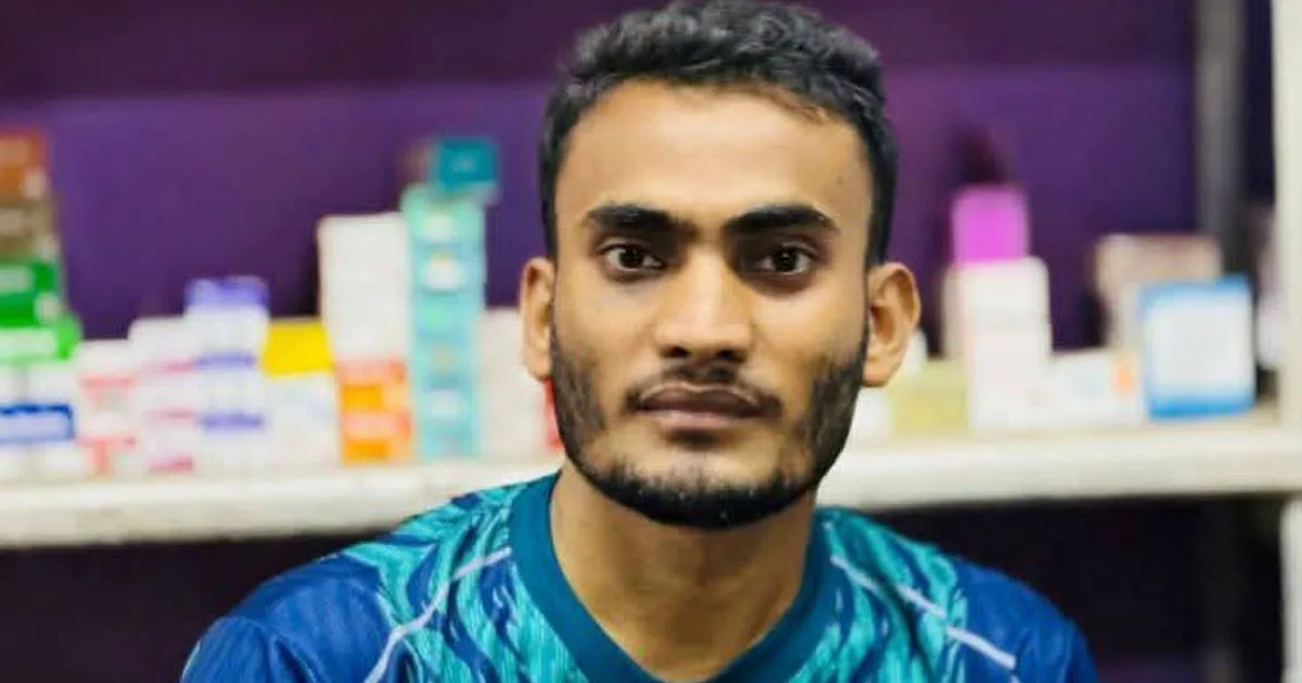 পেকুয়ায় মোটরসাইকেল থেকে ছিটকে পড়ে যুবকের মৃত্যু