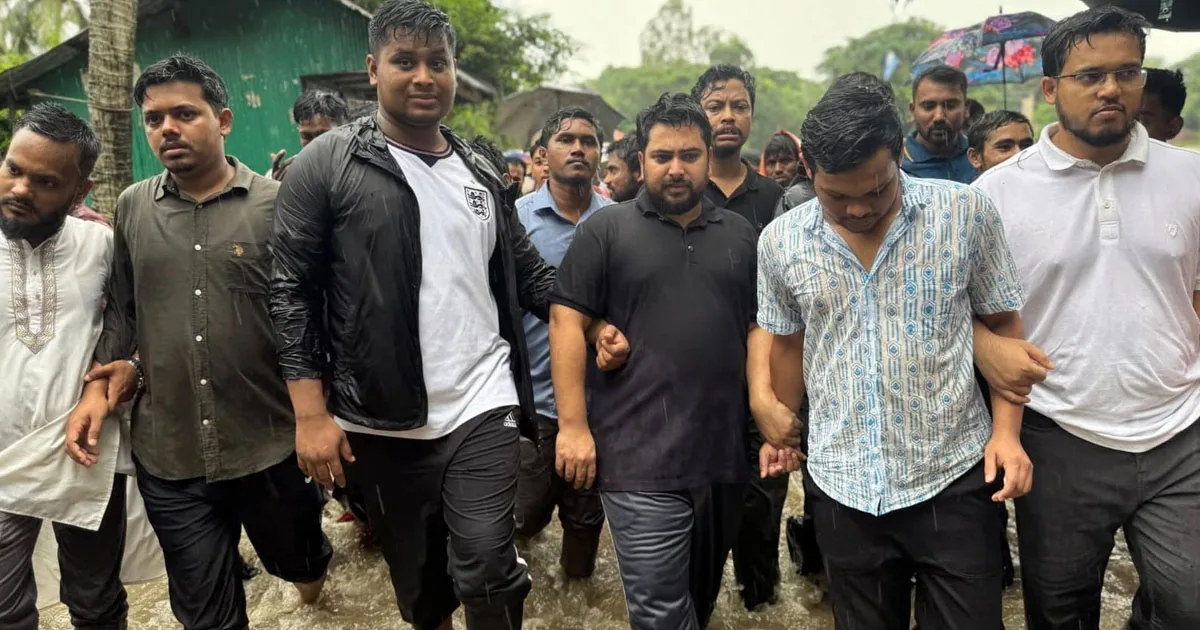 দৈনিক পূর্বকোণ - চট্টগ্রামের দৈনিক উপকূলীয় এলাকার বেড়িবাঁধ সংস্কারের বরাদ্দের টাকা লুটপাট হতে দেওয়া হবে না: নাহিদ ইসলাম