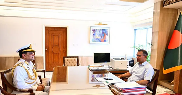 দৈনিক পূর্বকোণ - চট্টগ্রামের দৈনিক প্রধানমন্ত্রীর সঙ্গে নবনিযুক্ত নৌপ্রধানের সৌজন্য সাক্ষাৎ