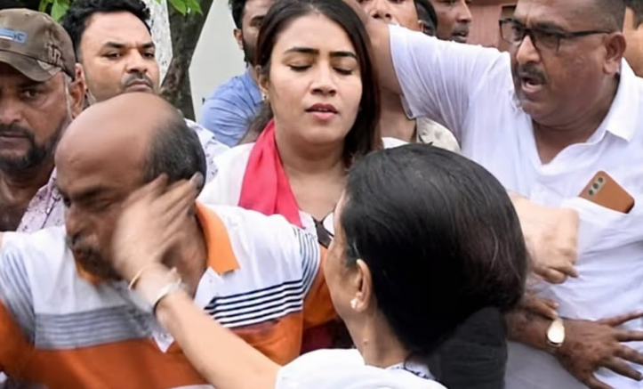 মেজাজ হারিয়ে নিজের দলের কর্মীকেই চড় মমতা বন্দ্যোপাধ্যায়ের