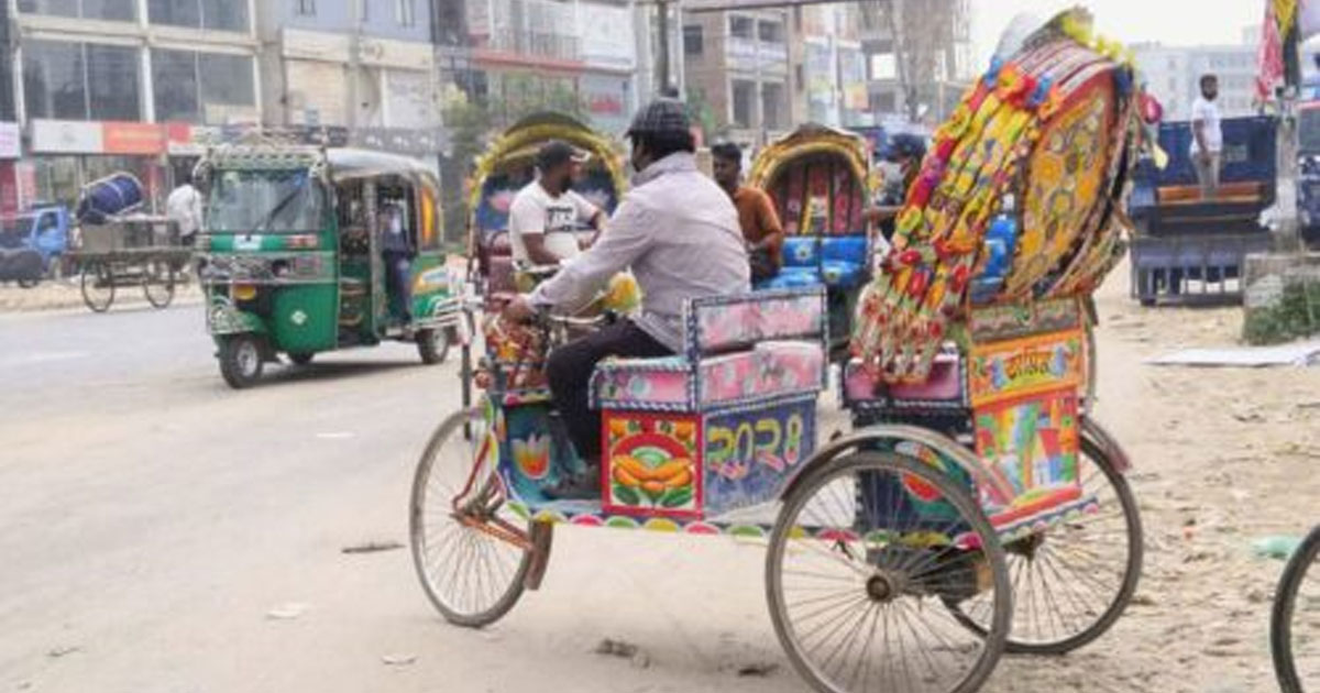 দৈনিক পূর্বকোণ - চট্টগ্রামের দৈনিক গ্রাম ট্যাক্সি চলে পুলিশ-সাংবাদিকের নামে, বিপদ ব্যাটারি রিকশায়