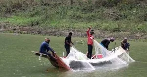 কাপ্তাই হ্রদে মাছ ধরায় নিষেধাজ্ঞা বেড়ে আরও ১০ দিন