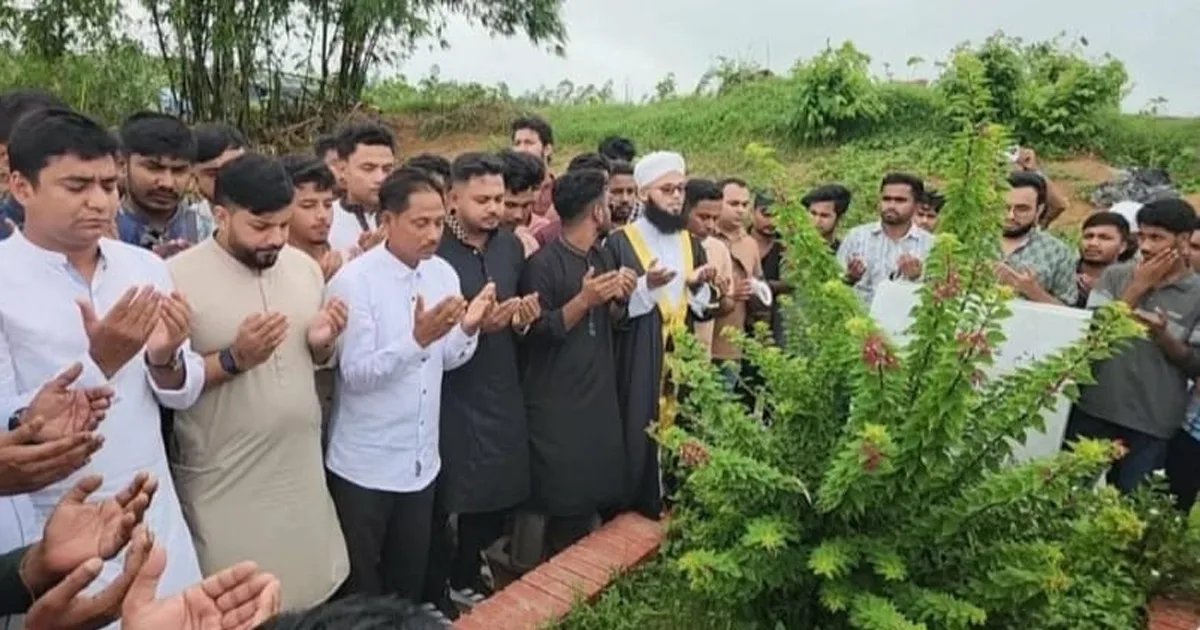 দৈনিক পূর্বকোণ - চট্টগ্রামের দৈনিক পেকুয়ায় শহীদ ওয়াসিমের কবর জিয়ারত করলেন প্রতিমন্ত্রী ইশরাক হোসেন