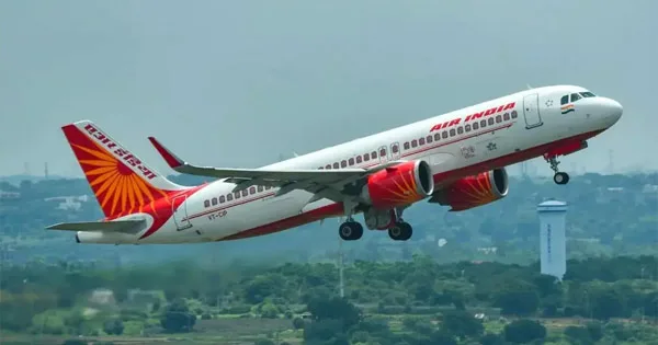 দৈনিক পূর্বকোণ - চট্টগ্রামের দৈনিক দিল্লিগামী বিমানে মাঝ আকাশে হঠাৎ তীব্র ঝাঁকুনি, আহত ১২