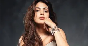 কারাগারের মানুষ বাইরের মানুষের চেয়ে ভালো: রিয়া চক্রবর্তী