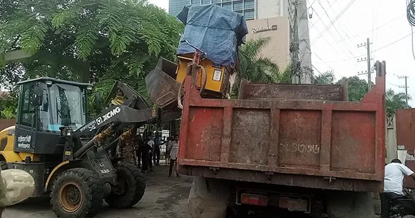 দৈনিক পূর্বকোণ - চট্টগ্রামের দৈনিক কাজীর দেউড়ি থেকে লালখান বাজার, অভিযানে ফুটপাতের ৫০ দোকান উচ্ছেদ
