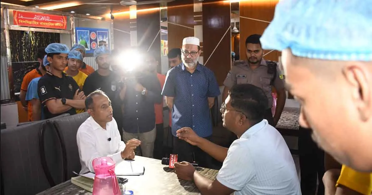 নোংরা পরিবেশ ও বাসি খাবার বিক্রি, তিন রেস্তোরাঁকে পৌনে ২ লাখ টাকা জরিমানা