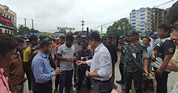দৈনিক পূর্বকোণ - চট্টগ্রামের দৈনিক কক্সবাজারে ‘ট্যুরিস্ট জিপ সিন্ডিকেটের বিরুদ্ধে’ অভিযান, জরিমানা-গাড়ি জব্দ