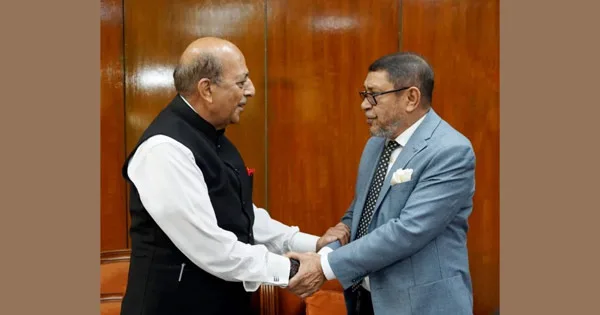 দৈনিক পূর্বকোণ - চট্টগ্রামের দৈনিক বাংলাদেশের প্রধানমন্ত্রীর ভারত সফরের জন্য দিল্লি অপেক্ষা করছে: দীনেশ ত্রিবেদী