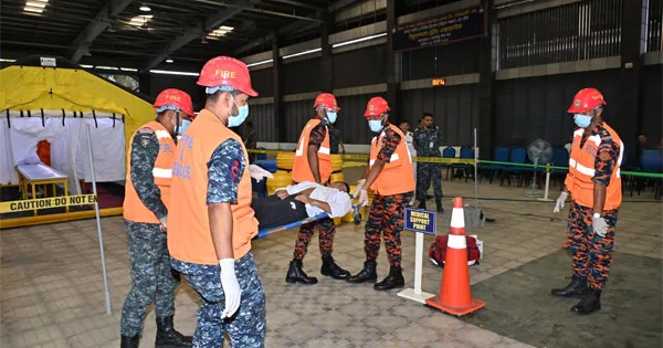 দৈনিক পূর্বকোণ - চট্টগ্রামের দৈনিক রাসায়নিক দুর্যোগ মোকাবিলায় চট্টগ্রামে নৌবাহিনী ও ফায়ার সার্ভিসের যৌথ মহড়া