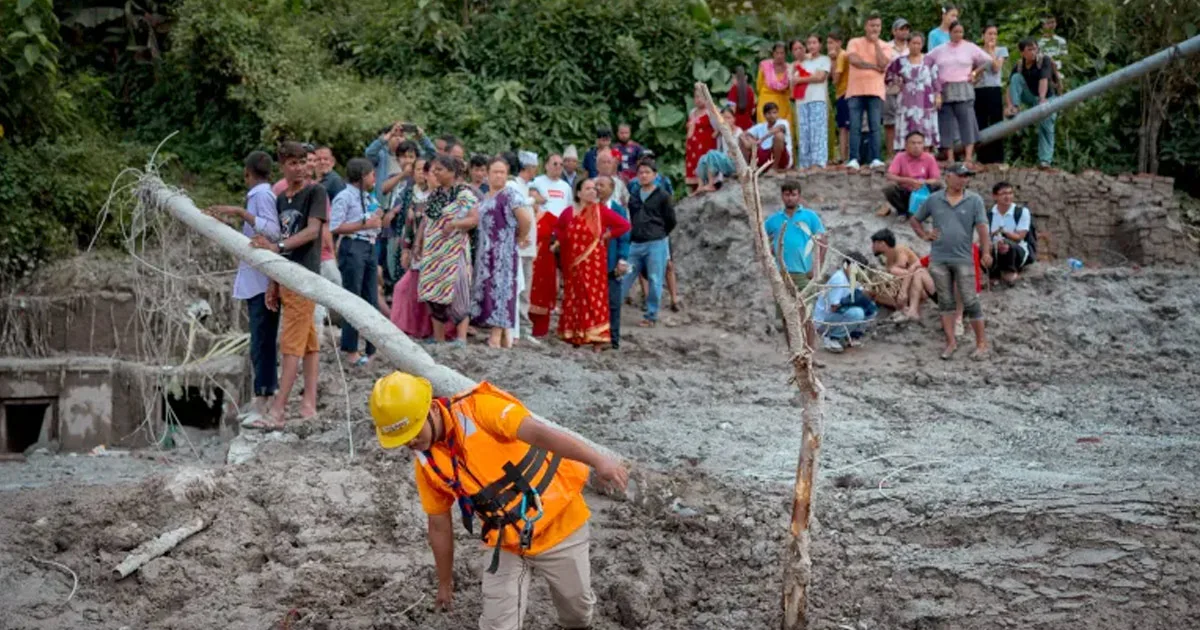 দৈনিক পূর্বকোণ - চট্টগ্রামের দৈনিক নেপালে বন্যায় মৃতের সংখ্যা বেড়ে ৯০৩, শিক্ষার্থীসহ নিখোঁজ ৪২০০