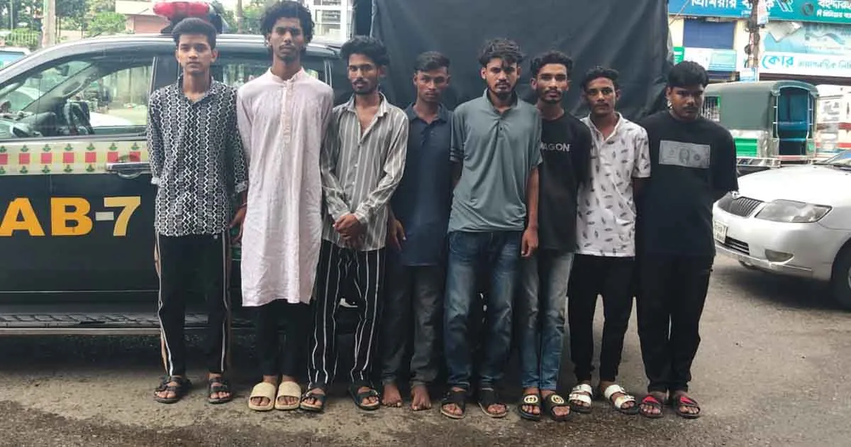 দৈনিক পূর্বকোণ - চট্টগ্রামের দৈনিক চট্টগ্রামে সাকিব হত্যা: প্রধান তিন আসামিসহ গ্রেপ্তার ৮, অস্ত্র উদ্ধার