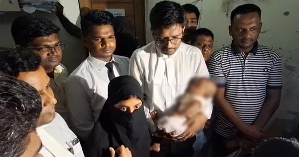 দৈনিক পূর্বকোণ - চট্টগ্রামের দৈনিক ফেসবুক-টিকটক ব্যবহার করবে না শর্তে সন্তান ফিরে পেলেন আলোচিত সেই কিশোরী মা