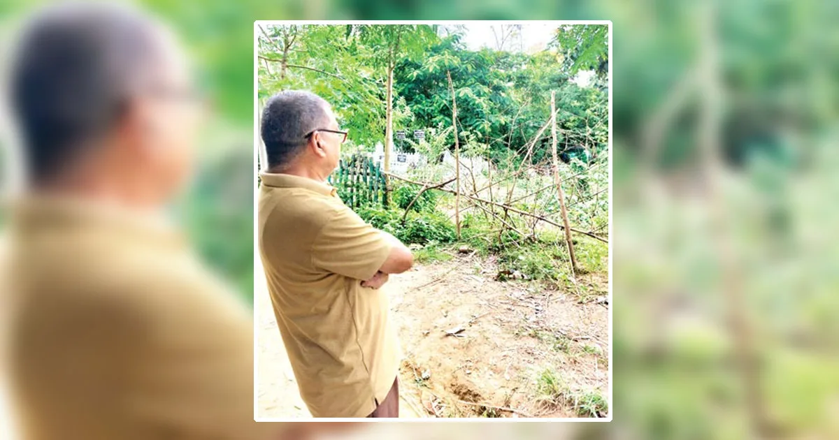 দৈনিক পূর্বকোণ - চট্টগ্রামের দৈনিক বন্ধুর কবরের পাশে তপনের কান্না