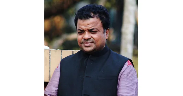 দৈনিক পূর্বকোণ - চট্টগ্রামের দৈনিক আটক চকরিয়া পৌরসভার সাবেক মেয়র চমেকে ভর্তি