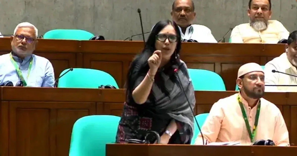 দৈনিক পূর্বকোণ - চট্টগ্রামের দৈনিক বিদ্যুৎ নিয়ে দুষ্টু লোকেরা বলে, ‘টুকু আসে, টুকু যায়’
