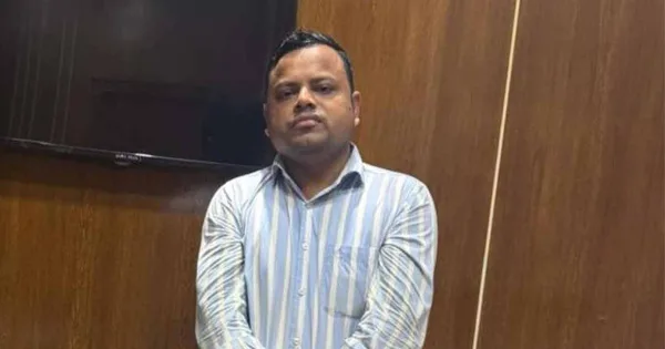 দৈনিক পূর্বকোণ - চট্টগ্রামের দৈনিক প্রধানমন্ত্রীর পরিবারের সদস্য ও দুই কর্মকর্তার নামে ভুয়া আইডি, প্রতারক গ্রেপ্তার