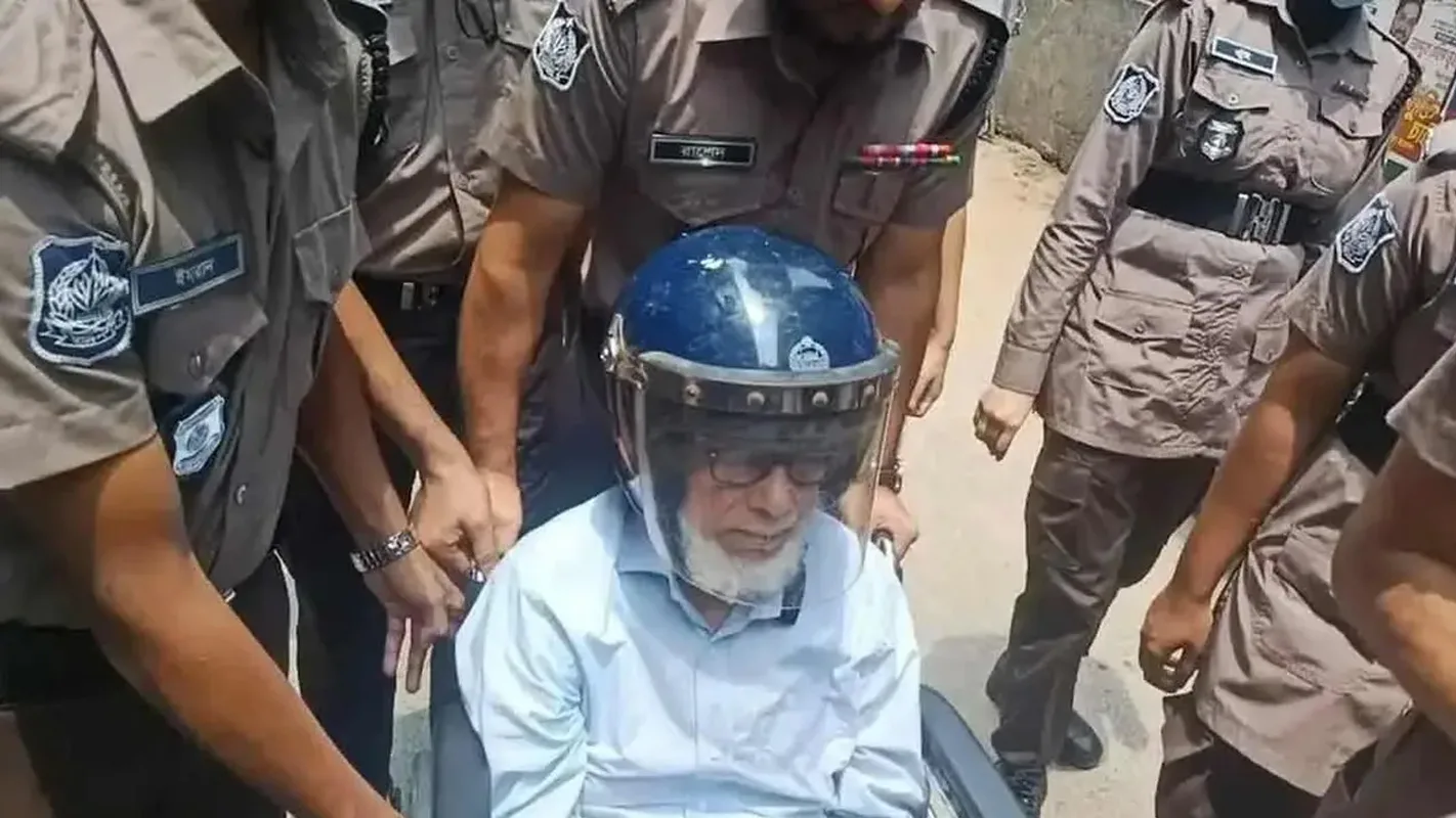 দৈনিক পূর্বকোণ - চট্টগ্রামের দৈনিক মুক্তিতে বাধা নেই, সব মামলায় জামিন বিচারপতি খায়রুল হকের