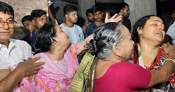 দৈনিক পূর্বকোণ - চট্টগ্রামের দৈনিক শিক্ষক পরিবারের ৪ সদস্যের লাশ পড়েছিল ছাদে-সিঁড়িতে-ঘরে