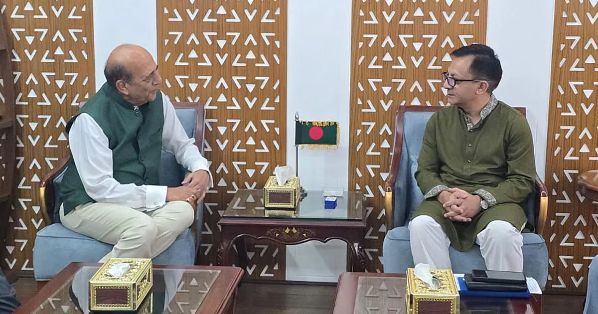 দৈনিক পূর্বকোণ - চট্টগ্রামের দৈনিক ত্রিবেদীর সঙ্গে বৈঠকে বাণিজ্যমন্ত্রী: স্থলবন্দর ও সীমান্ত হাট চালুর আলোচনা