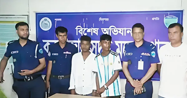 দৈনিক পূর্বকোণ - চট্টগ্রামের দৈনিক কক্সবাজারে বাসে ২৪ হাজার ইয়াবা, আটক ২