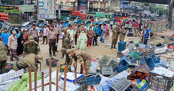 দৈনিক পূর্বকোণ - চট্টগ্রামের দৈনিক বহদ্দারহাট এলাকার দুই শতাধিক অবৈধ দোকান উচ্ছেদ