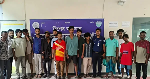 দৈনিক পূর্বকোণ - চট্টগ্রামের দৈনিক কক্সবাজারে পুলিশের অভিযানে সাজাপ্রাপ্ত আসামিসহ গ্রেপ্তার ২৩