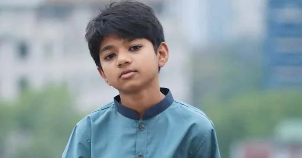 দৈনিক পূর্বকোণ - চট্টগ্রামের দৈনিক মায়ের আইফোন নিয়ে ছবি তুলতে বের হয়ে নিখোঁজ বিশ্ববিদ্যালয় শিক্ষকের একমাত্র ছেলে