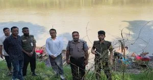 মাতামুহুরীতে অবৈধ বালু উত্তোলন, অভিযানে ৩ ডাম্পার জব্দ