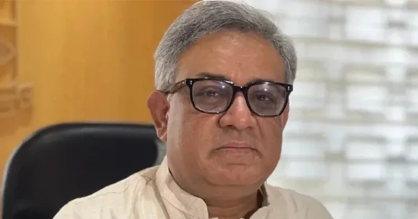 দৈনিক পূর্বকোণ - চট্টগ্রামের দৈনিক বাহিনীর নজরে ঢাবির সাবেক উপাচার্য মাকসুদ কামাল, পালানোর সুযোগ নেই
