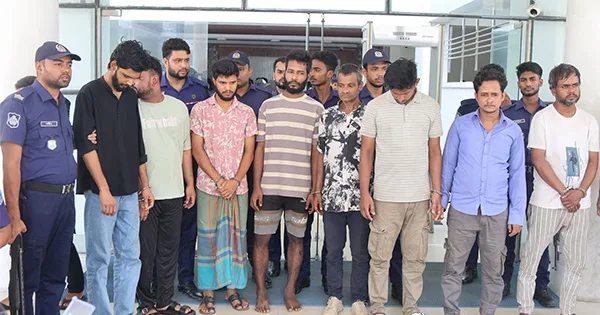 দৈনিক পূর্বকোণ - চট্টগ্রামের দৈনিক ব্যবসায়ী ও বিত্তবানদের টার্গেট করে চাঁদা আদায় চক্রের সাত সদস্য গ্রেপ্তার
