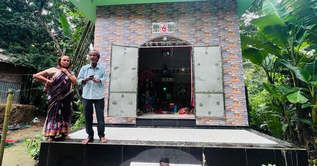 দৈনিক পূর্বকোণ - চট্টগ্রামের দৈনিক ফটিকছড়িতে মন্দির থেকে স্বর্ণালংকারসহ পূজার সামগ্রী লুট