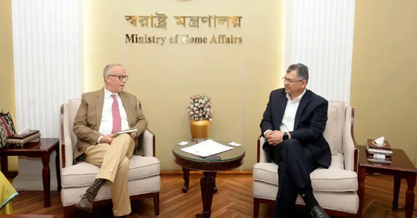 সাইবার বুলিং ও হয়রানি প্রতিরোধে আইআরআই প্রতিনিধিদলের সঙ্গে স্বরাষ্ট্রমন্ত্রীর বৈঠক