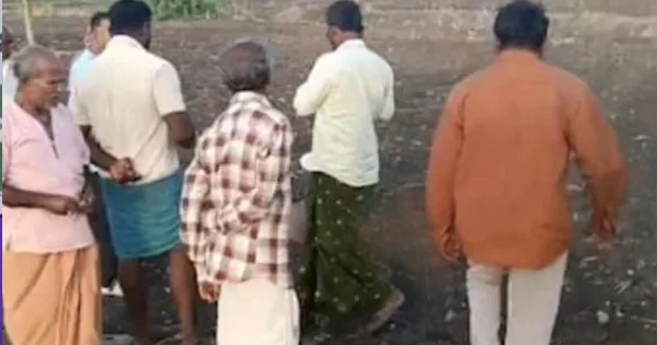 দৈনিক পূর্বকোণ - চট্টগ্রামের দৈনিক জনশূন্য মাঠে মায়ের রক্তাক্ত মরদেহ আঁকড়ে ধরে কাঁদছিল দেড় বছর বয়সী শিশু